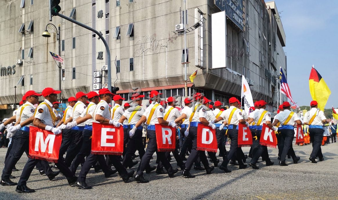 森州國慶日慶典　大批人潮聚市政廳大草場