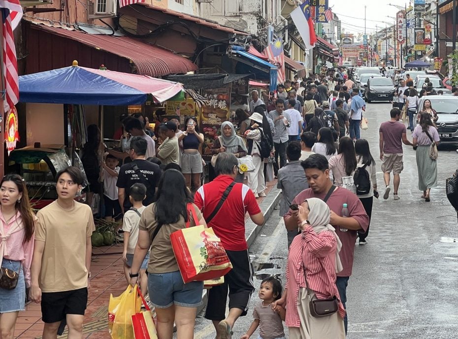 （古城封面主文）连假带动老街人气·雨后凉爽更舒适