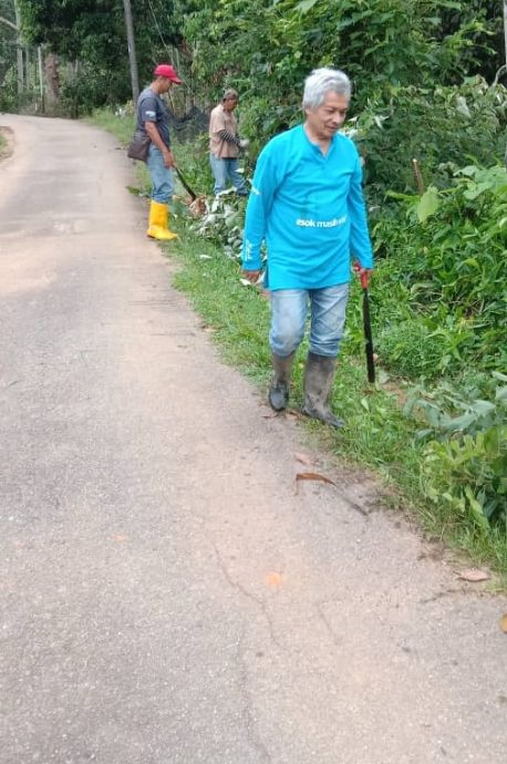 （古城版）甘榜勿里树道路杂草丛生威胁居民安全