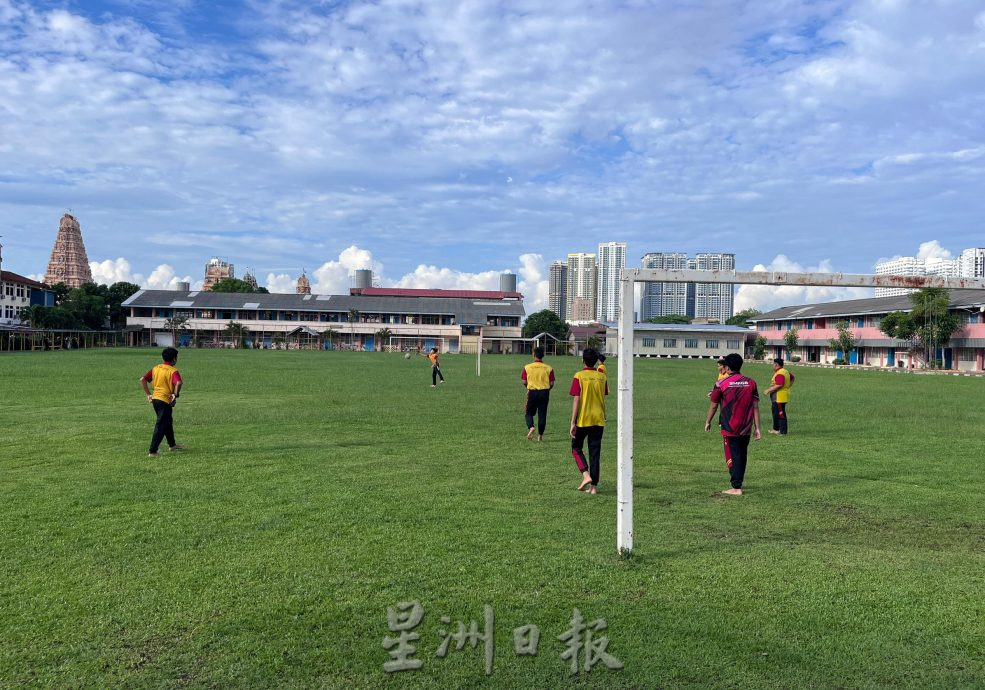 （古城第六版主文）雅佳美浪中学面临设施陈旧，学校计划成立校友会，凝聚校友力量助学校提升设施