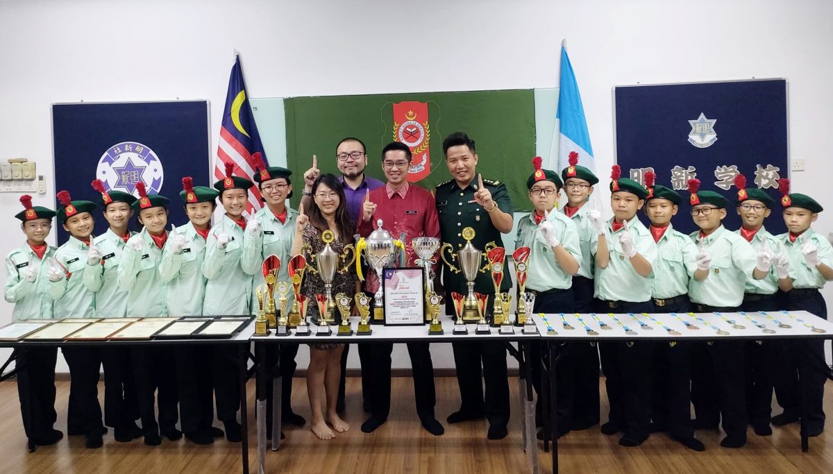 （大北马）比中学生队还厉害 明新小学步操队夺冠