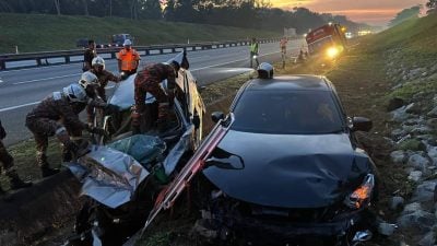 3車1摩托車連環撞 司機被夾困腳骨折