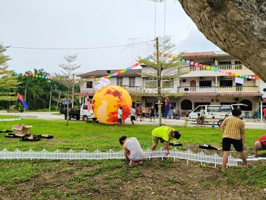 （已簽發）柔：封面特稿：中秋凝聚班卒村民   為生長的土地換上新裝