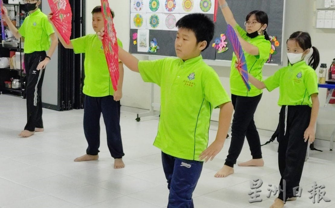 （已签发）柔：封面特稿：修德善堂太极功夫扇   让课外班学生多元学习