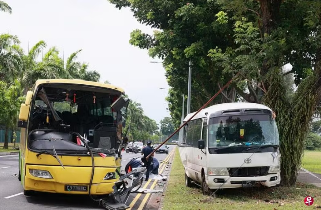  （已簽發）柔：獅城二三事：停路邊遭黃巴猛撞 小巴司機當場亡