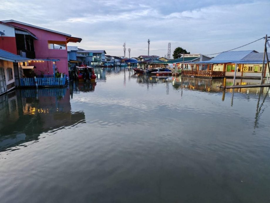 巴生大涨潮 海水淹吉胆民宅