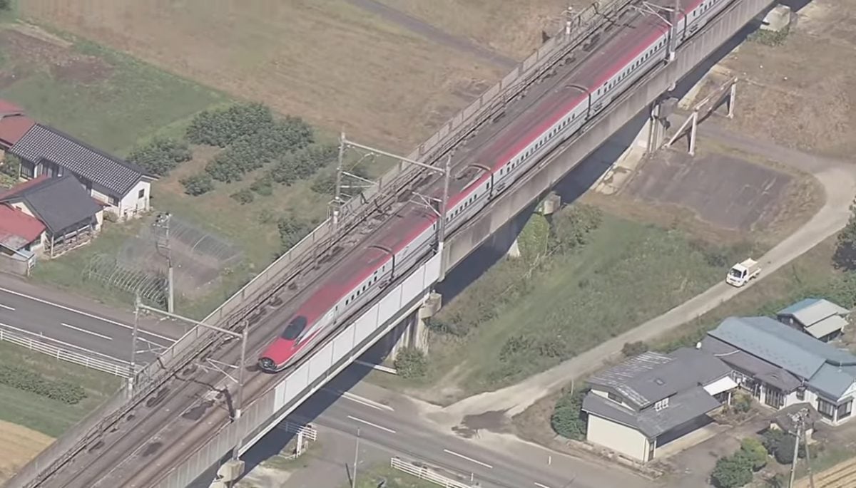 （視頻）日本新幹線列車行駛中“脫鉤分離”　300多遊客一度受困 