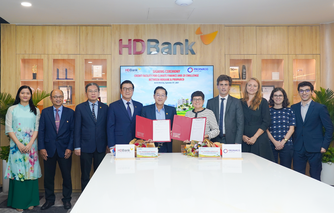 HDBank and Proparco’s leaders at the signing ceremony for a credit facility worth US$50 million.