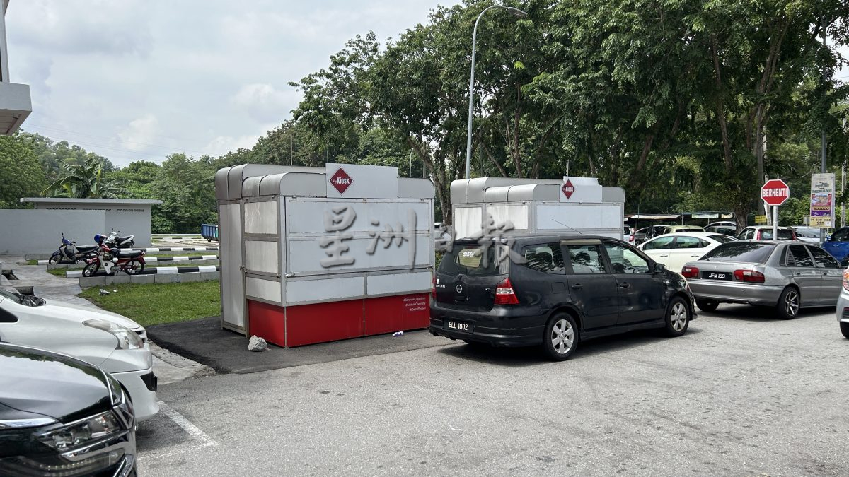 NS芙蓉/亚沙再也花园路边摊贩称遭迫害，黄文龙：安全考量才要求搬迁