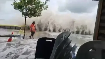 气象局：满月暴风带来涨潮   槟霹掀巨浪 不寻常