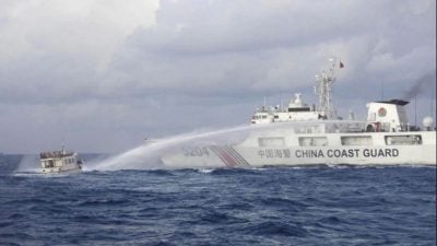 中美两军战区领导通话 美国敦促中国 勿在南海“危险”行动