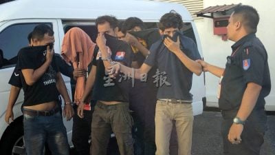 撞警車企圖逃逸 5偷電纜賊被控2罪