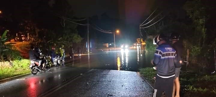 1小时雨淹乌冷数甘榜 大路“沦陷”交通阻断