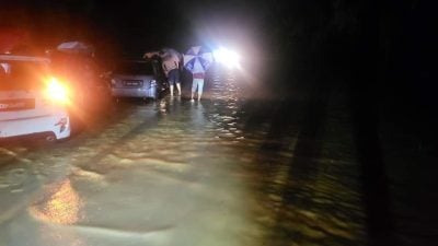 视频| 几小时豪雨致淹水 7民宅遭殃