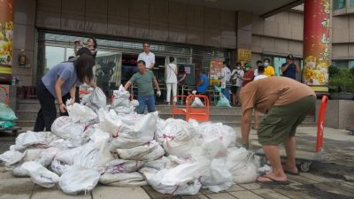 “山陀儿”逼近台湾料带来狂风暴雨  多个县市停工停课