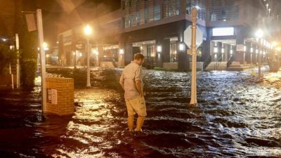 “海倫”過後“米爾頓”登陸 拜登批特朗普撒謊影響救災