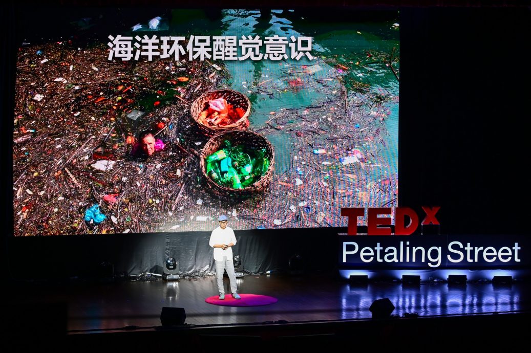 东：为了让学生开阔眼界，吉兰丹中华独中组织学生前往吉隆坡，参加了TEDx茨厂街10周年大会。