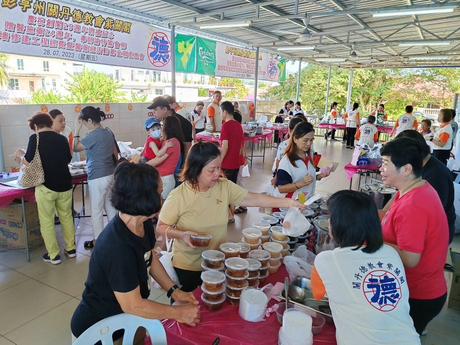 东：关丹德教会紫关阁义卖会 民众热烈响应慈善筹募赠医施药基金