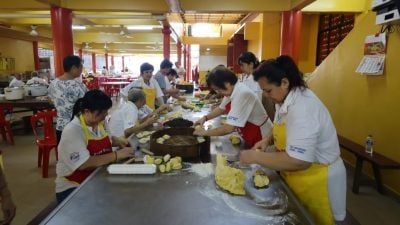 關丹鬥母宮婦女組義工團   日煮千份膳食暖胃