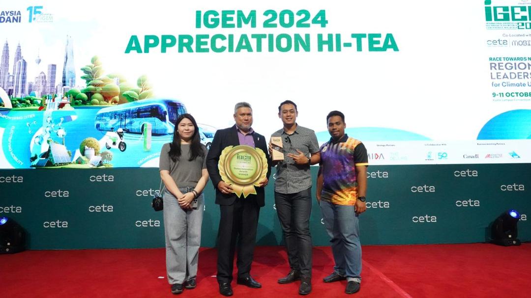 东：登嘉楼州投资局在2024年国际绿色科技与环保产品展览会 (IGEM) 上获得最佳州属创新奖。