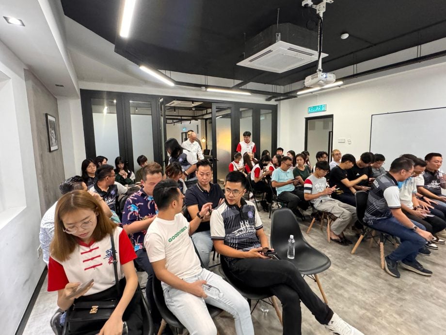 登州青运分会日前主办“总裁有话说”分享会，拿督斯里黄春萀讲述了自己的奋斗故事