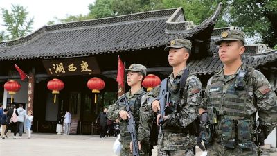 中国黄金周晋后半段  出游热顶峰 武警助维稳