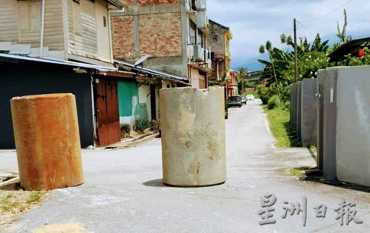 丹绒马林甘榜古部通往市区的主要道路封路