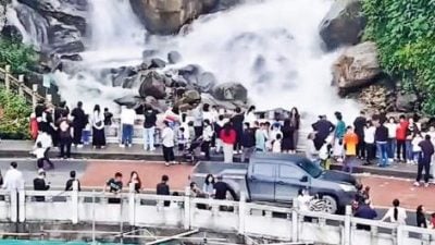 雲南哀牢山人滿為患 當局叫停遊客探險