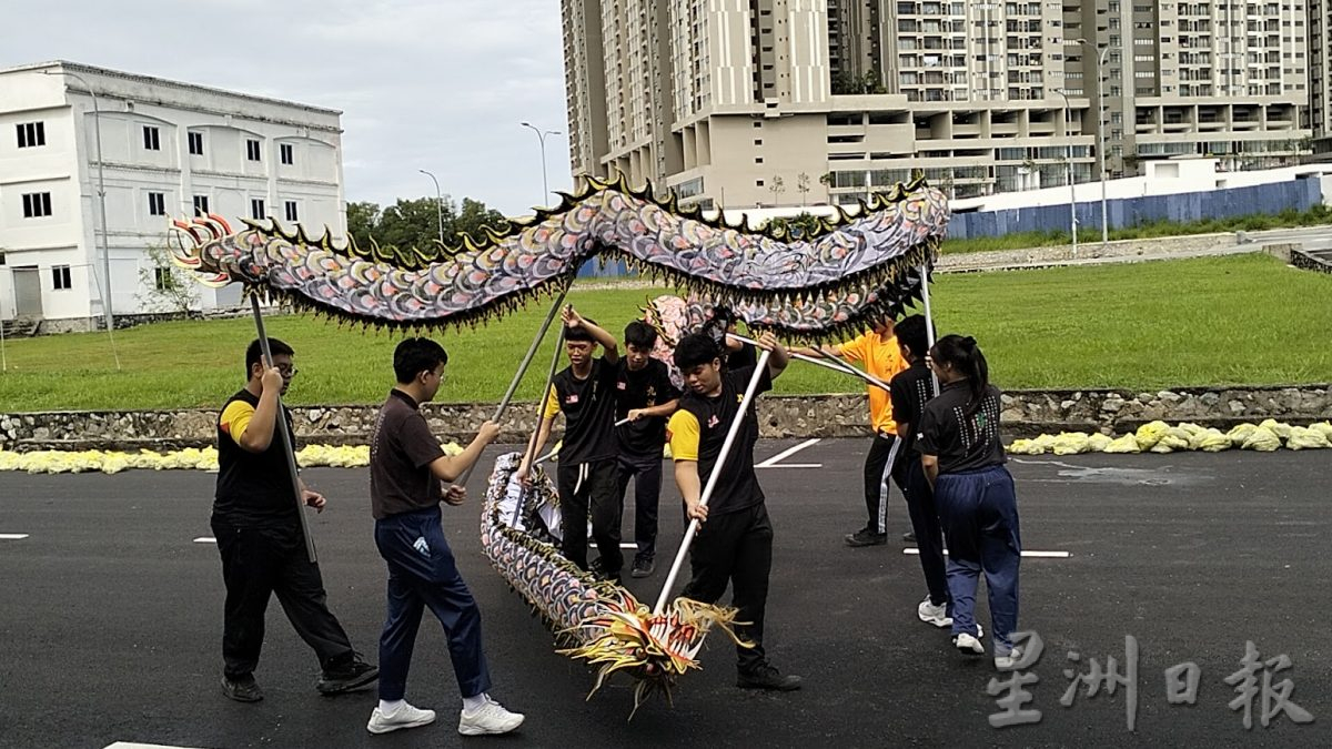 供星洲网：九洲龙艺龙狮团首战告捷，再战砂拉越国际赛