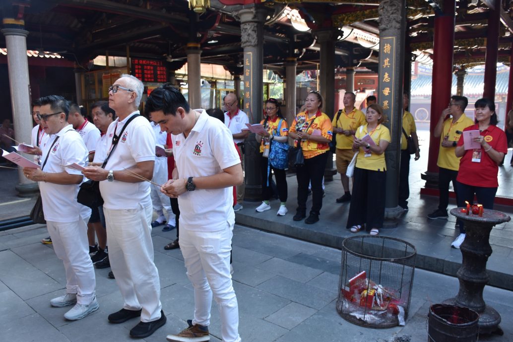 全国/恭迎南安凤山寺祖庙圣王圣母金身