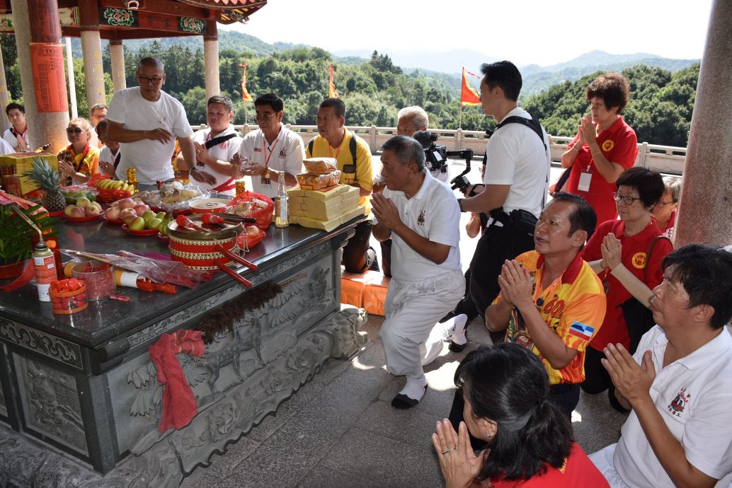 全国/恭迎南安凤山寺祖庙圣王圣母金身