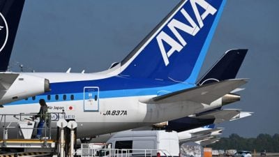 全日空客機飛到一半“駕駛艙窗戶裂開”　緊急返航降落大阪