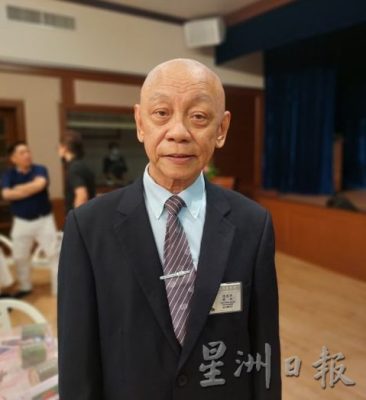 可押但尽早下版（全国暖势力）当年受巫裔医生资助完成学业，陈德祥将善心承传下去