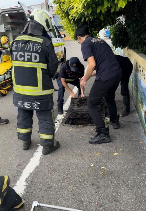 台中骑士坠水沟 警消听音辨位加盖处找到人