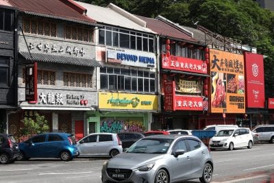 格式不符規格接罰單   隆5餐館仍未拆招牌