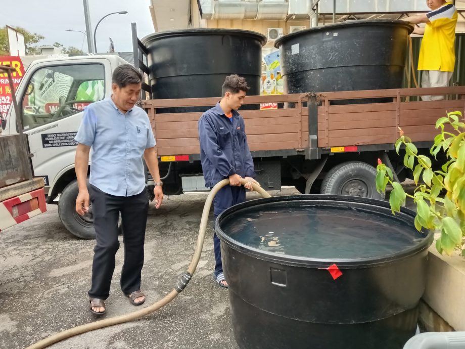 大水管破裂 芙蓉多区制水3天 部分地区更遇停电