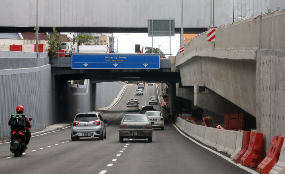 大都会封面／陆佑交通圈开放通车／11图