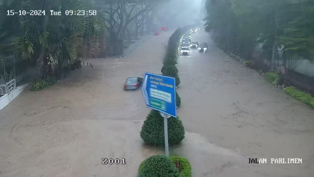 雪隆多处闪电水灾