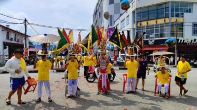 太平古武廟九皇爺出遊 鑼鼓喧天 滿人空巷