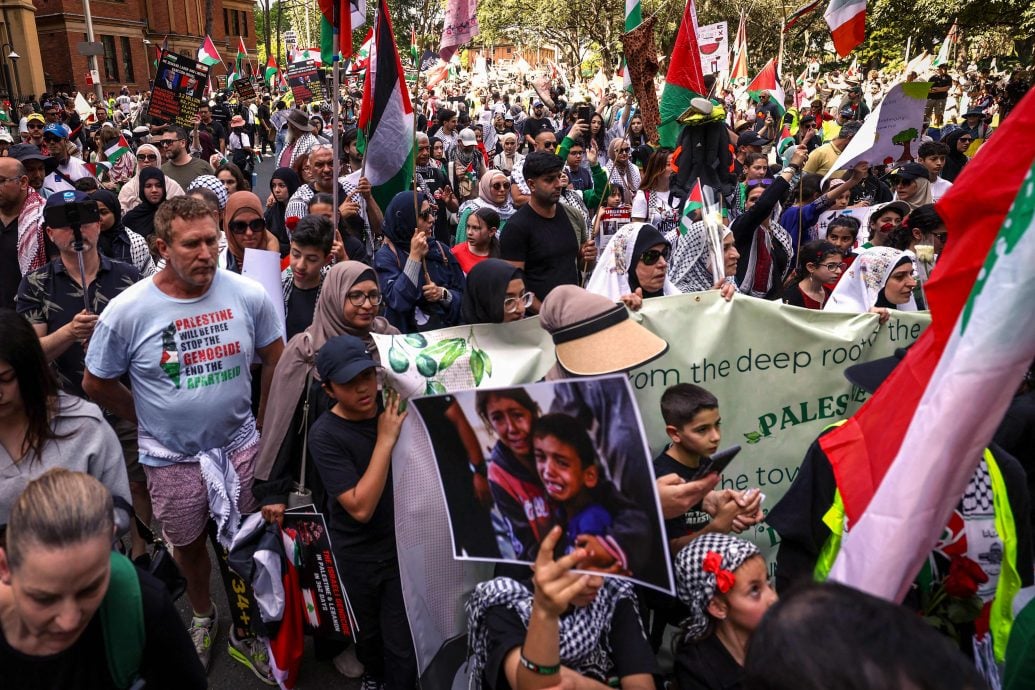 封面图与文  意大利 ITALY PROTEST ISRAEL GAZA CONFLICT:Protest in solidarity with the Palestinian people in Rome