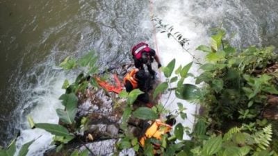 少年河流嬉水溺斃  遺體卡岩石間尋獲