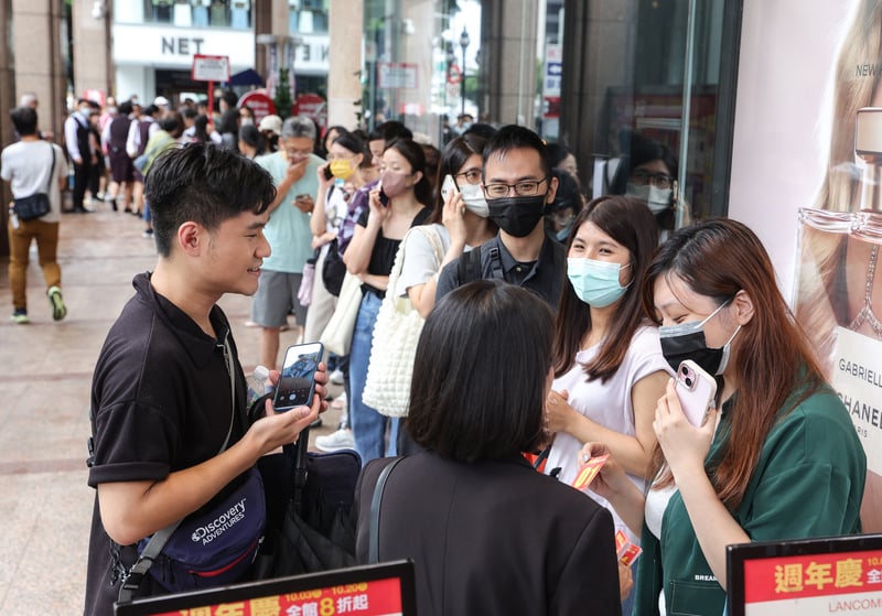 山陀儿登陆高雄　高雄港现破纪录17级强风