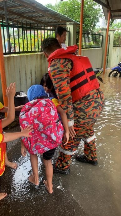 幼儿园水淹1.5尺，师生受困教室，消拯局紧急救援