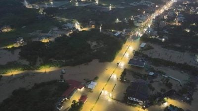 新北市暴雨水淹8路 金山4校师生学校过夜