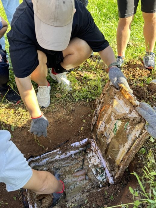 时光胶囊开箱 全场瞬间破防 少年梦想变一坨烂泥