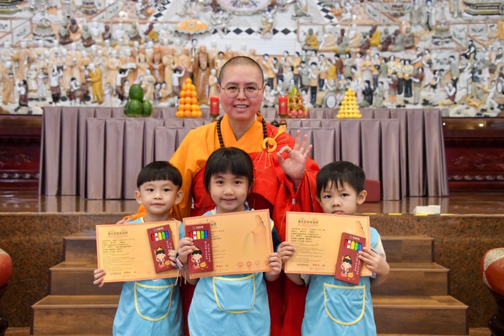 柔：新马寺佛光宝宝祝福礼，83宝宝传承信仰