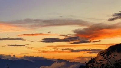 看雲海送命！  西安情侶走野路夜爬秦嶺冰晶頂 天氣突變失溫遇難