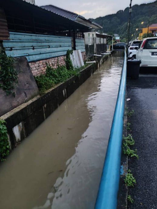 看到乌云就怕！ 居民：何时摆脱淹水梦魇？