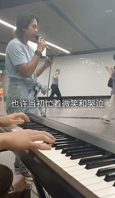 视频| 华裔男弹奏巫裔男点唱中文歌 网赞“大马最美风景”