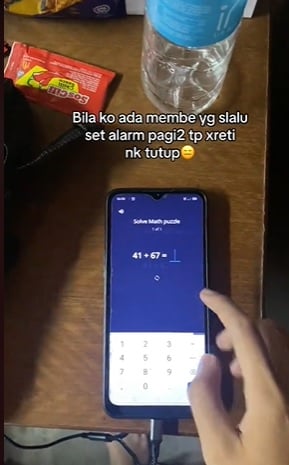 视频|不答题不给关！帮室友关手机闹钟 内建程序跳出数学题 